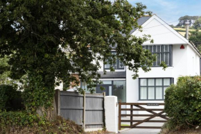 Greenacre - Close to beaches with Hydropool spa